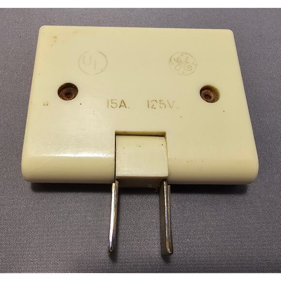 Vintage GE Wall Hugger/Flat #1734-21D 3-Tap Outlet Adapter - Ivory, 15A-125V - Picture 6 of 8